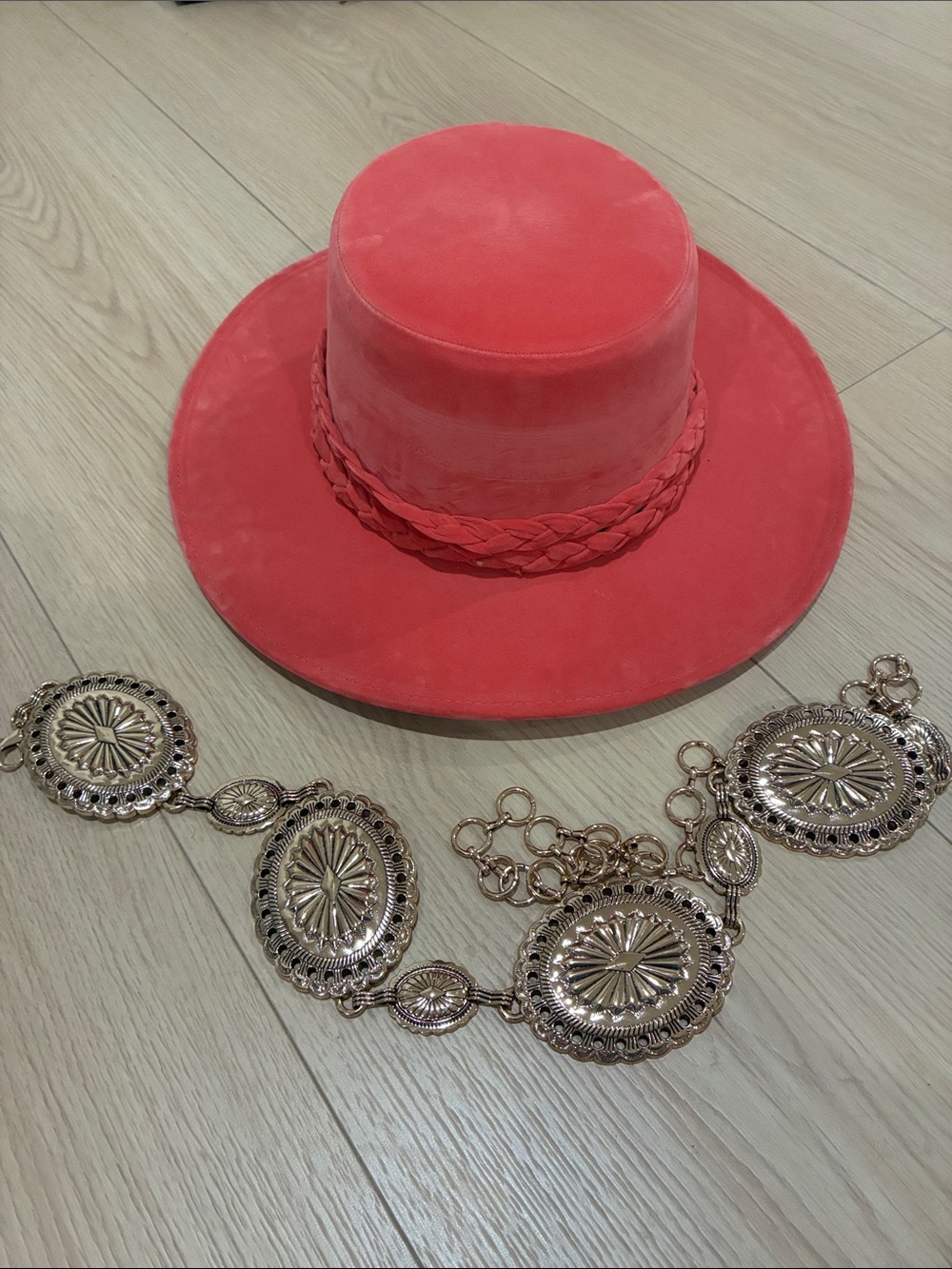 Peachy anthropology Hat & belt